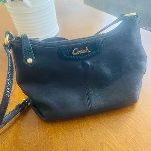 Crossbody coach color negro
